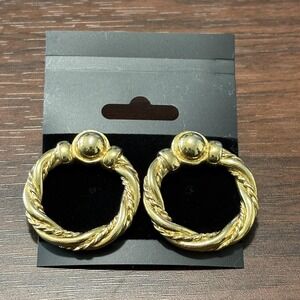 Vintage Avon Gold Tone Pierced Hoop Earrings Door Knocker Wreath
